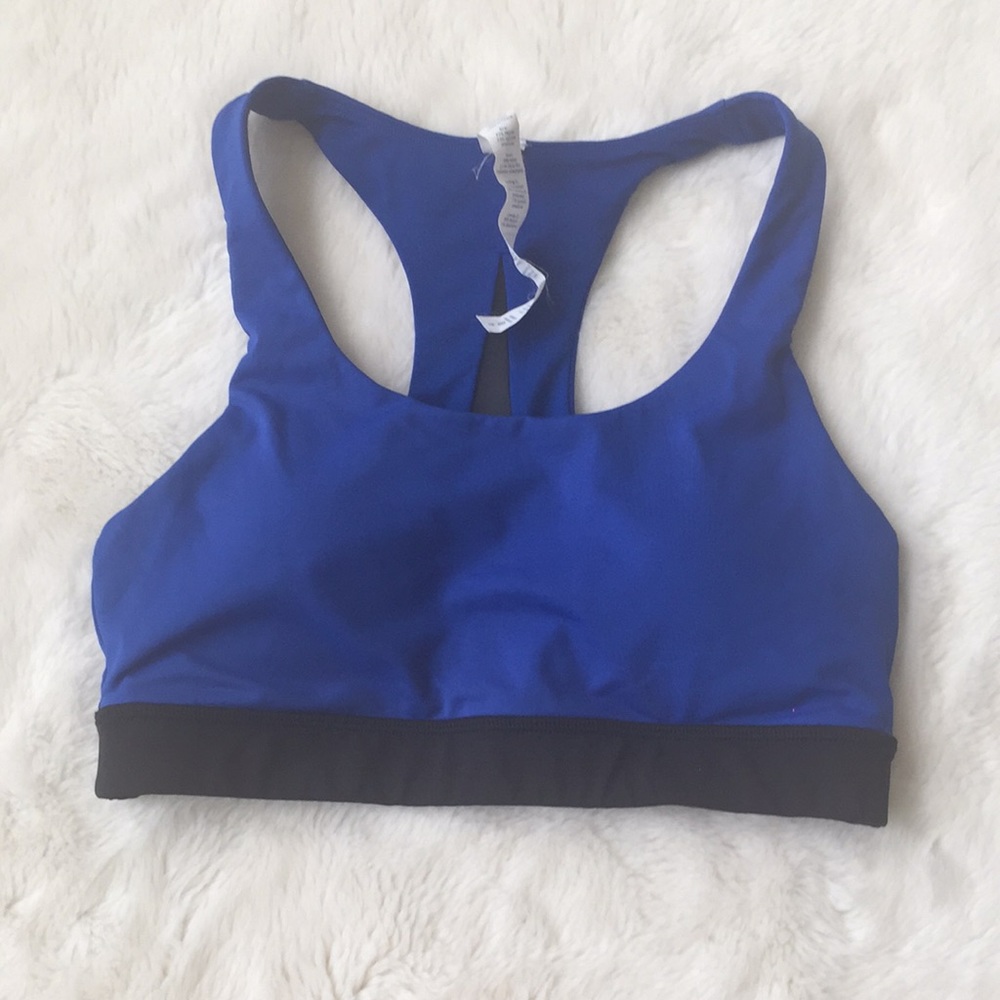 Lululemon sports bra size 4